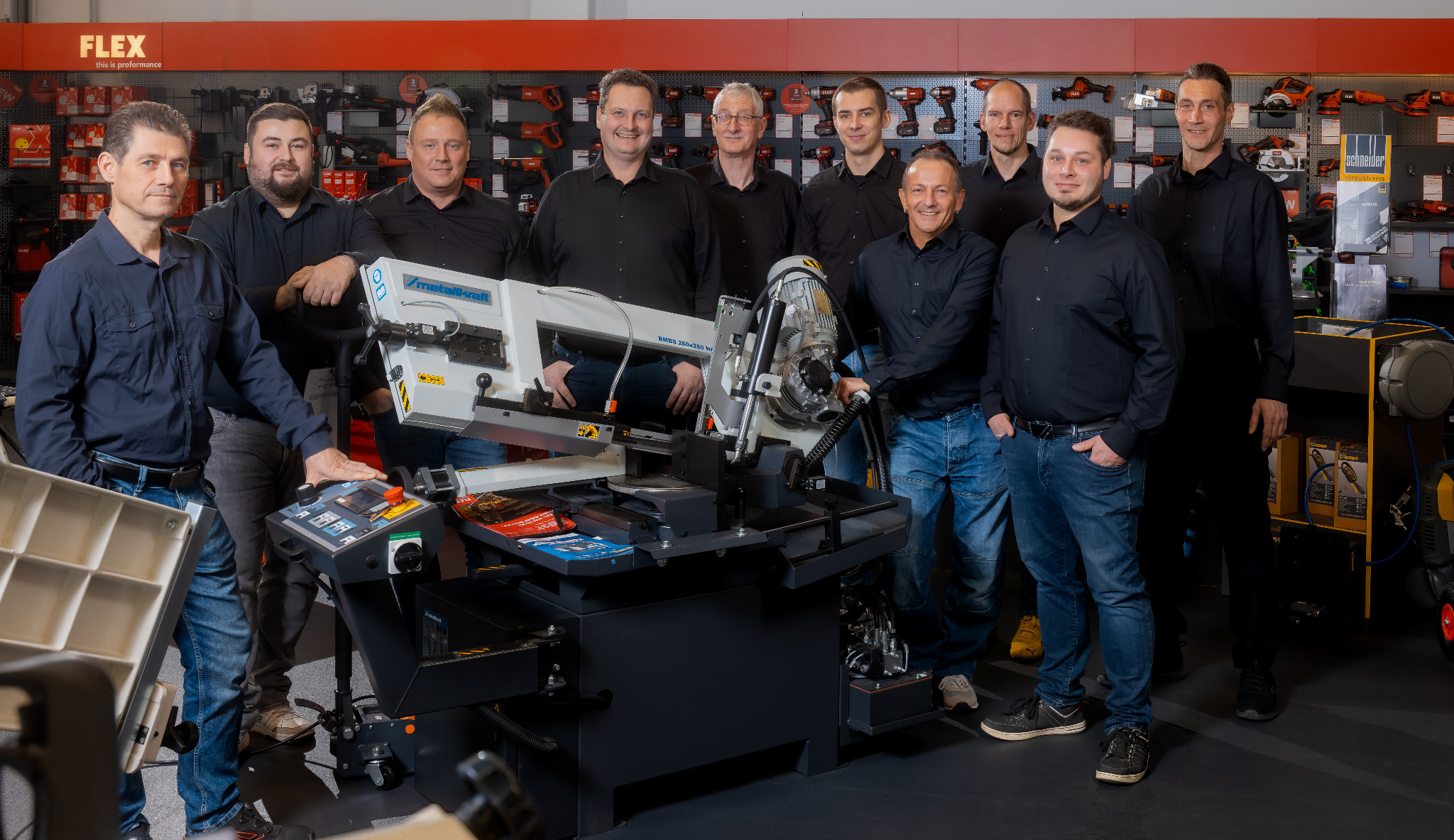PflüMa Team im Bereich Maschinen und Werkzeuge